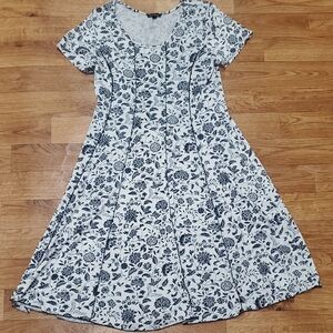 Sami & Jo Blue and White Floral Midi Dress